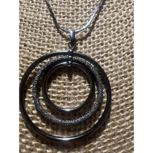 Gunmetal Triple Circle Pendant Necklace Graduated Center Glitter Adj 15-18" - Picture 2 of 4